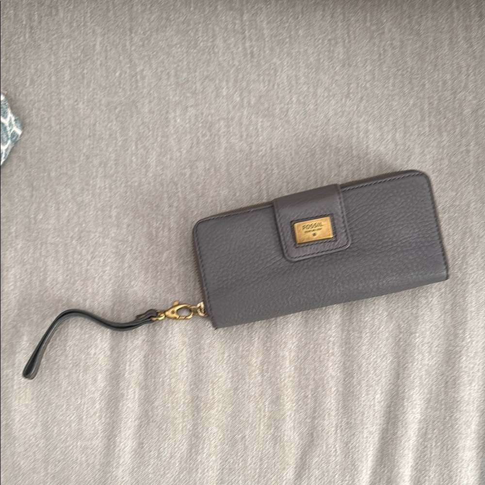 Fossil Gray Leather Wristlet / Wallet
